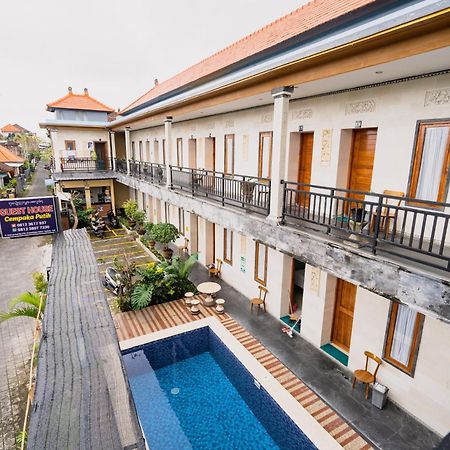 Guesthouse Cempaka Putih Seminyak Buitenkant foto
