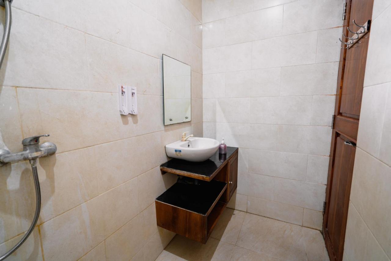 Guesthouse Cempaka Putih Seminyak Buitenkant foto