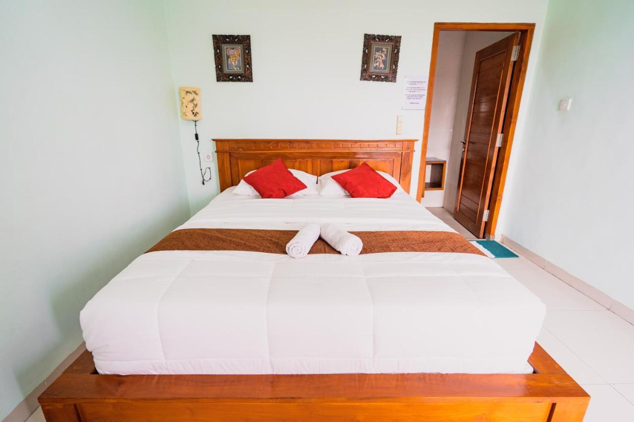 Guesthouse Cempaka Putih Seminyak Buitenkant foto