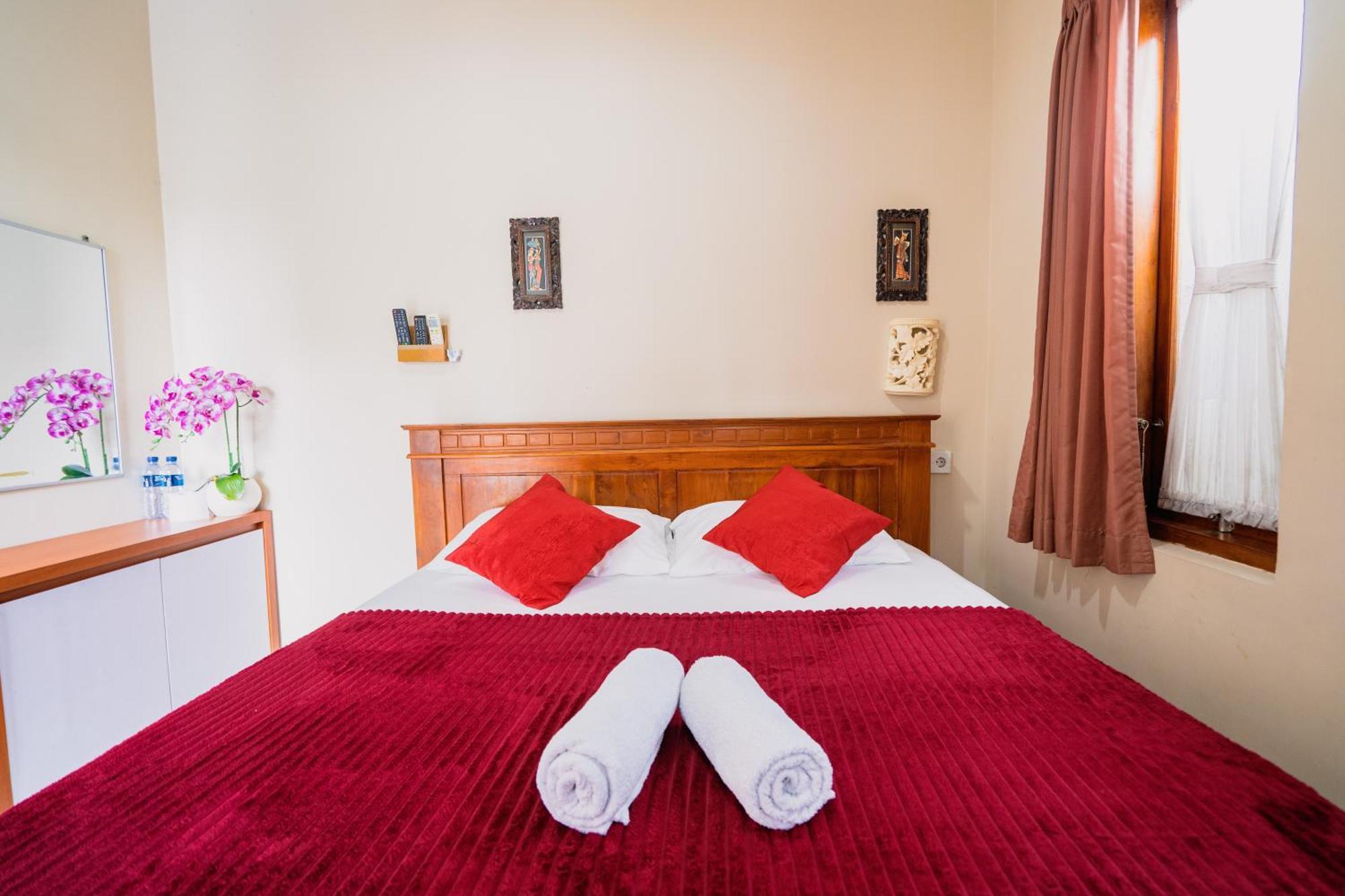 Guesthouse Cempaka Putih Seminyak Buitenkant foto