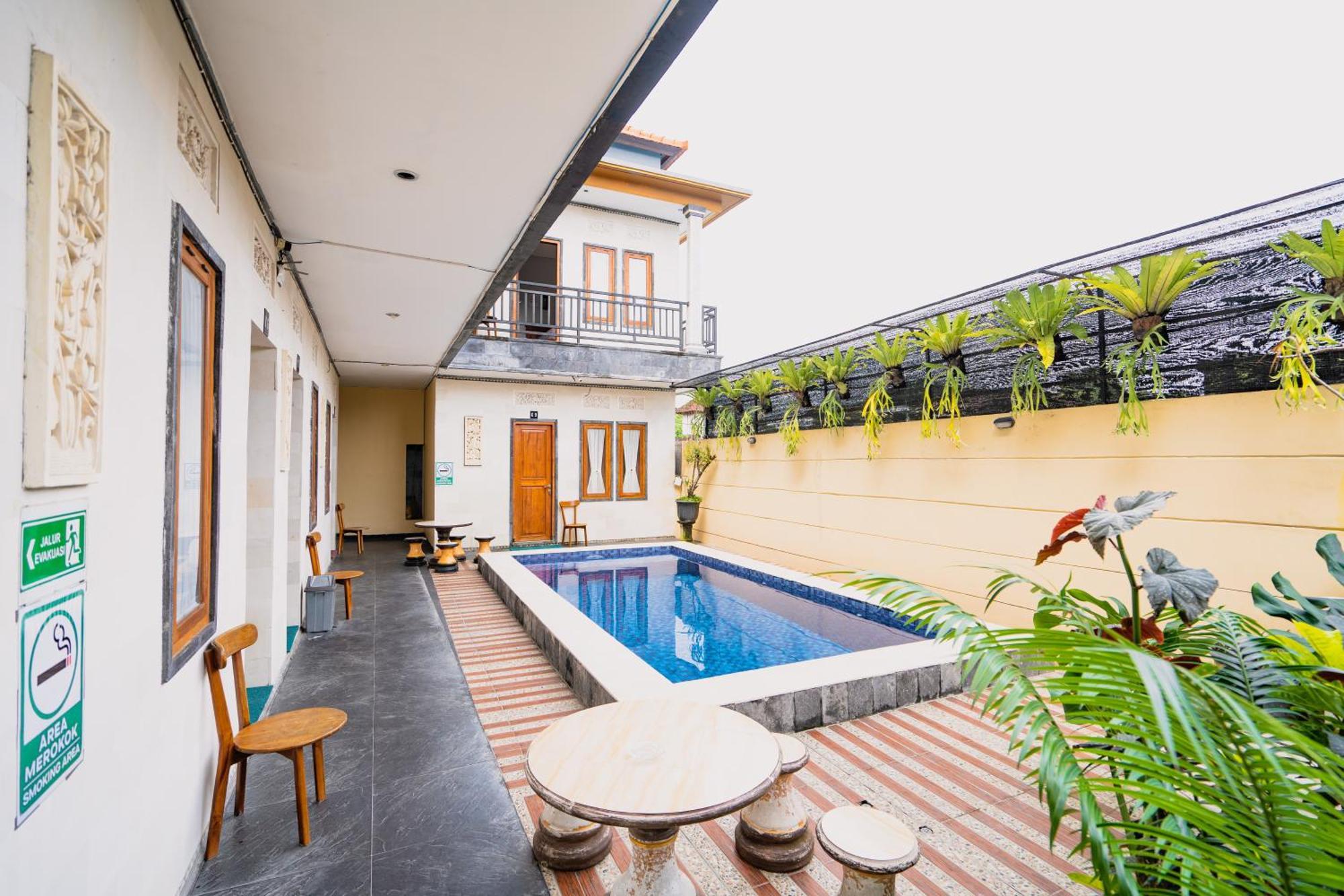 Guesthouse Cempaka Putih Seminyak Buitenkant foto