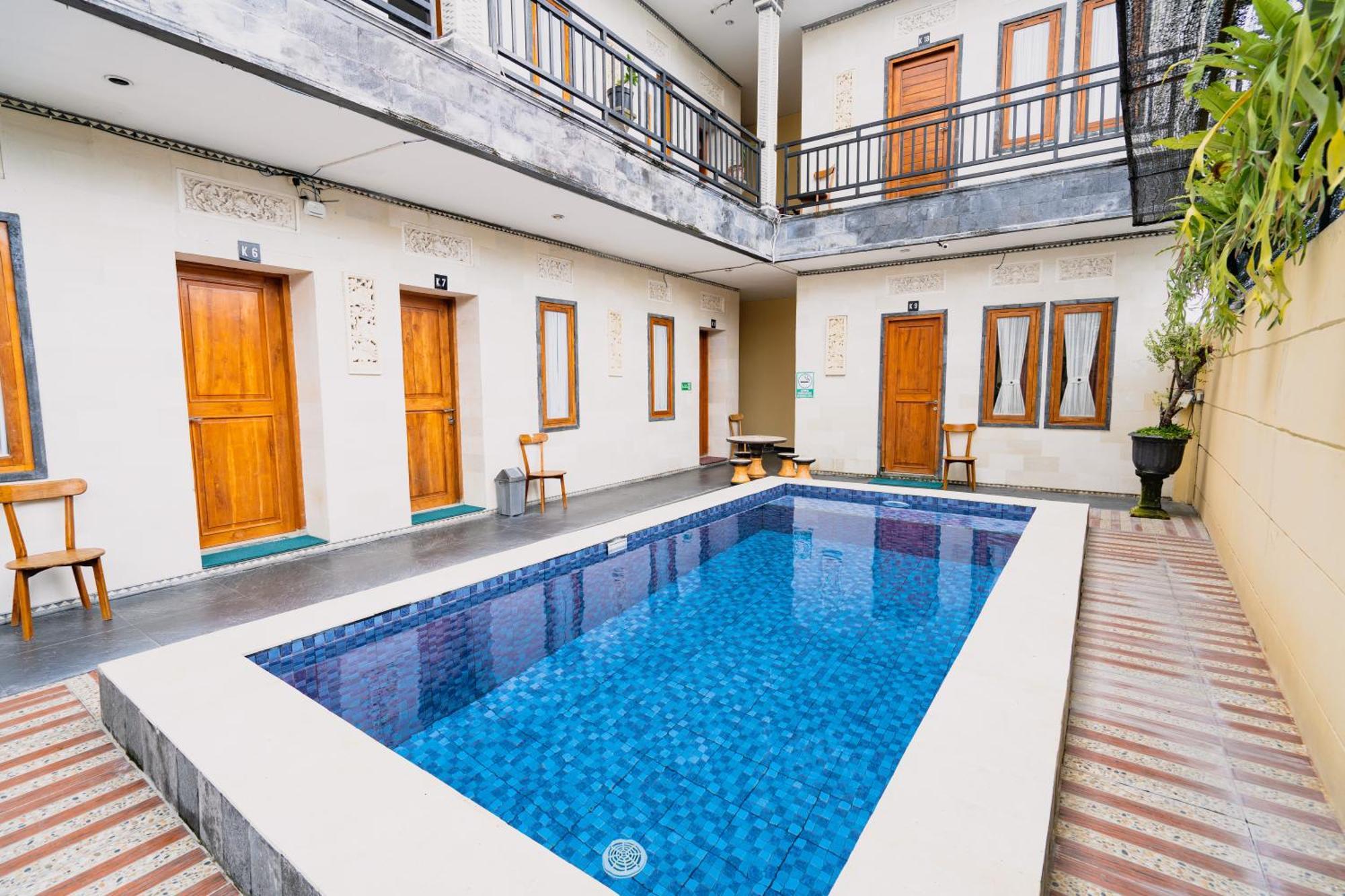 Guesthouse Cempaka Putih Seminyak Buitenkant foto